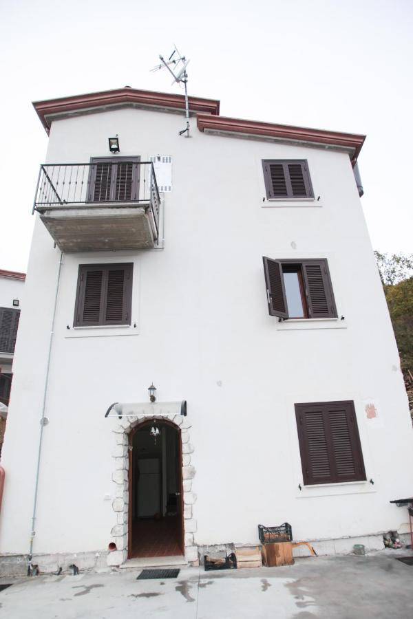Villa Santa Maria Santa Maria del Molise Buitenkant foto